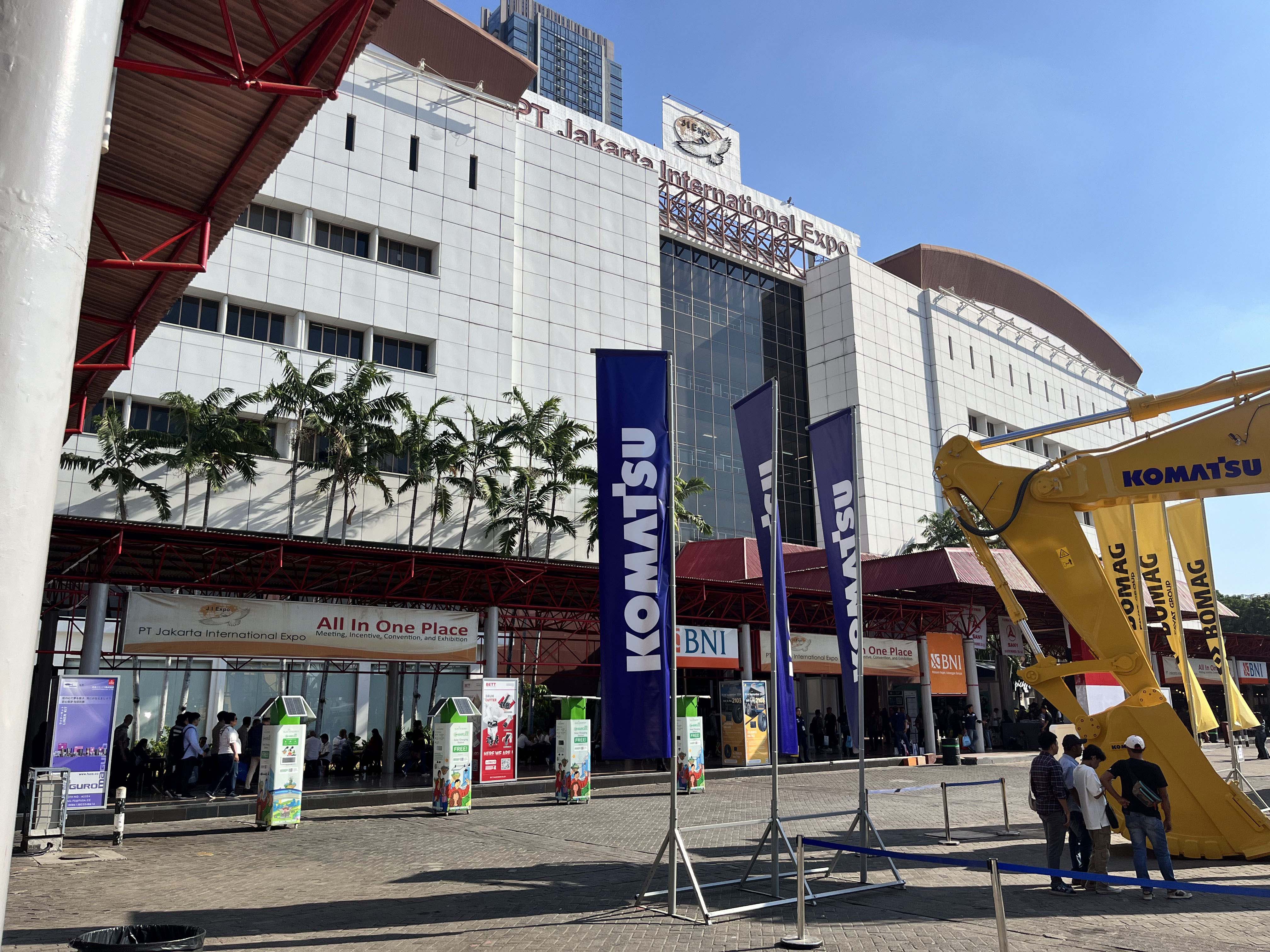 1726207923570581.jpg 展馆外景1.JPG